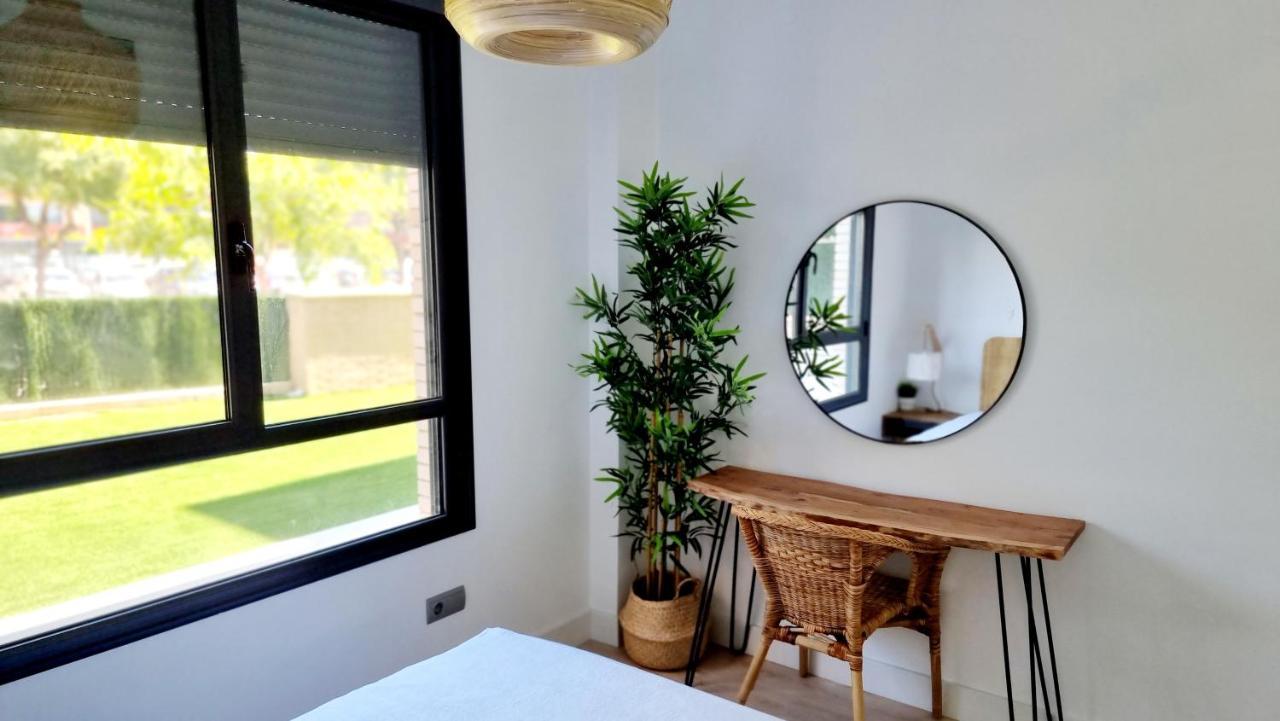Apartamento Diseno Con Jardin Privado A 100 Metros Del Mar Torredembarra Bagian luar foto